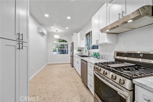 1215 Wentworth, Pasadena CA: https://media.crmls.org/medias/7338f1b4-883c-4cfd-9d70-582b99fd6442.jpg