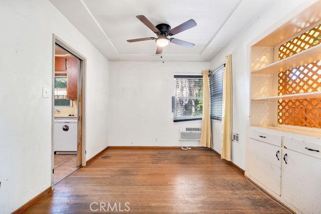 Detail Gallery Image 7 of 35 For 7725 Owensmouth, Canoga Park,  CA 91304 - 3 Beds | 2 Baths