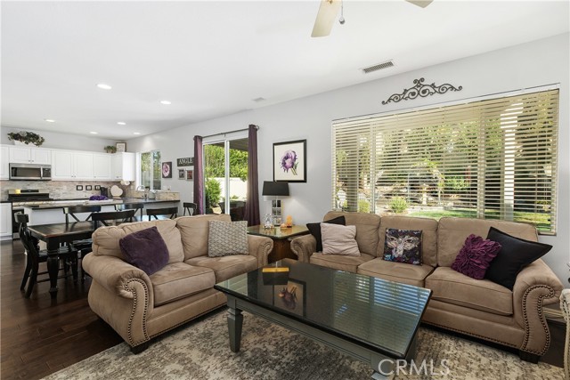 Detail Gallery Image 7 of 40 For 12390 Jacaranda, Riverside,  CA 92503 - 4 Beds | 3 Baths