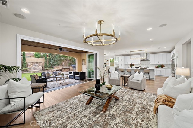 Detail Gallery Image 10 of 60 For 106 Fieldwood, Irvine,  CA 92618 - 5 Beds | 5/1 Baths