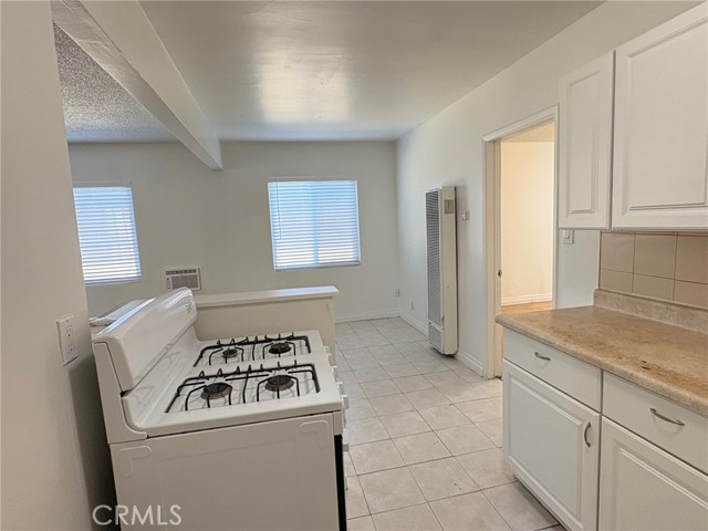Detail Gallery Image 6 of 11 For 8641 Cerritos Ave #C,  Stanton,  CA 90680 - 1 Beds | 1 Baths