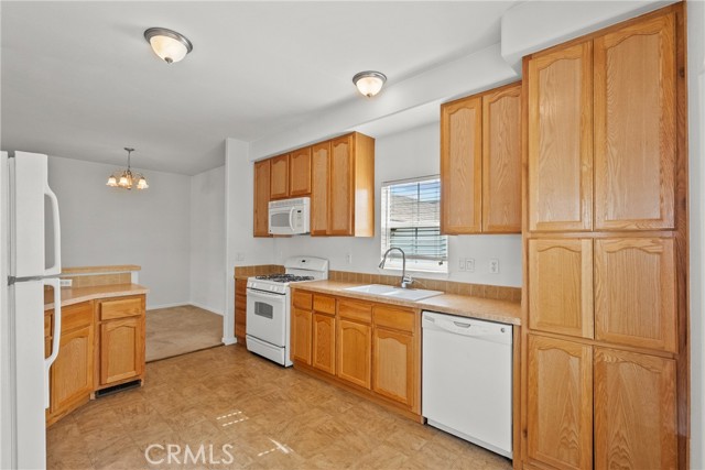 15455 Glenoaks Boulevard, Sylmar CA: https://media.crmls.org/medias/733b85b6-3cbc-466f-afb4-a08f5e964384.jpg