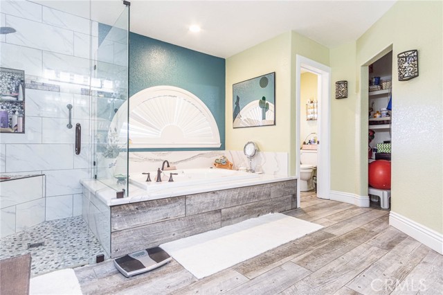 Detail Gallery Image 34 of 64 For 9735 Elsinore Rd, Oak Hills,  CA 92344 - 4 Beds | 2/1 Baths