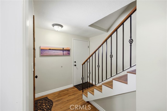 Detail Gallery Image 12 of 49 For 105 Harvard Ln, Seal Beach,  CA 90740 - 5 Beds | 2 Baths