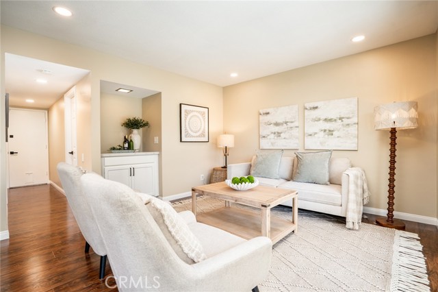 Detail Gallery Image 16 of 56 For 6561 Sabbicas Cir, Huntington Beach,  CA 92647 - 4 Beds | 3 Baths