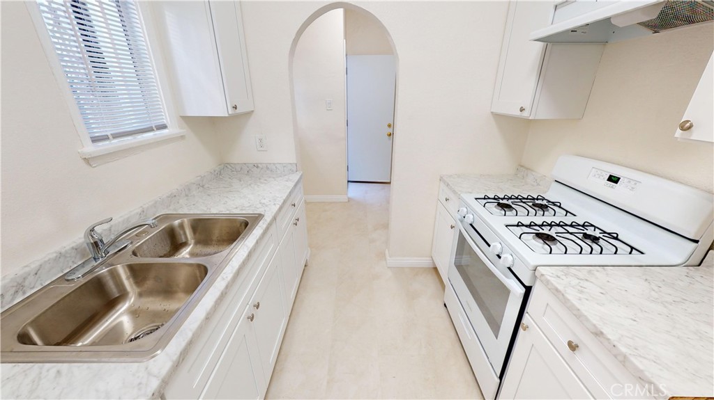 MLS #OC25243436 image #15