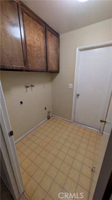Detail Gallery Image 13 of 37 For 13959 Driftwood Dr, Victorville,  CA 92395 - 3 Beds | 2 Baths