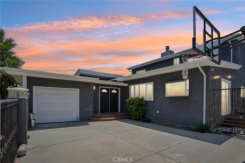 3675 Palo Verde Avenue