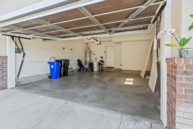 26502 Rock Creek Drive, Valencia CA: https://media.crmls.org/medias/733e78ff-6158-49be-a992-5f7db1ab5747.jpg