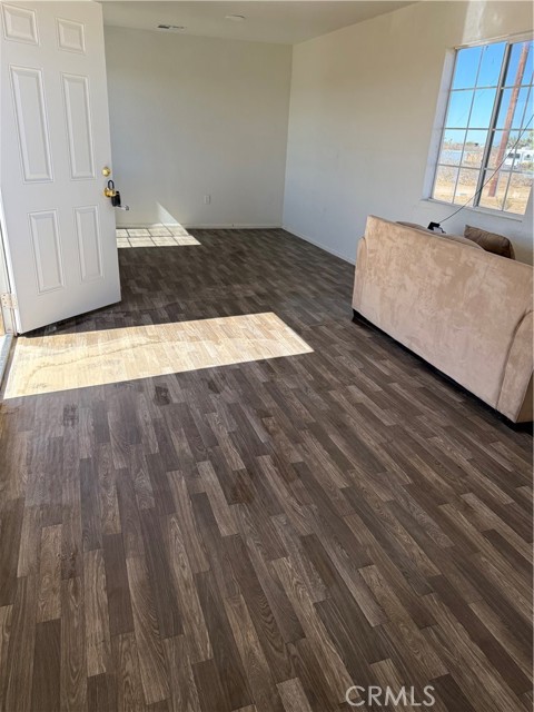 12729 Rochester Road, Phelan CA: https://media.crmls.org/medias/733f6cac-f35f-47de-9349-73a61b7baac2.jpg