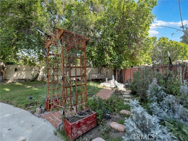 Detail Gallery Image 32 of 59 For 10918 Reseda, Porter Ranch,  CA 91326 - 3 Beds | 2 Baths