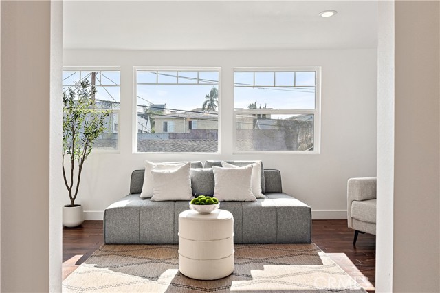 229 S Kingsley Drive, Los Angeles CA: https://media.crmls.org/medias/7340892a-8b43-468e-bfdc-6dfadf51ed66.jpg
