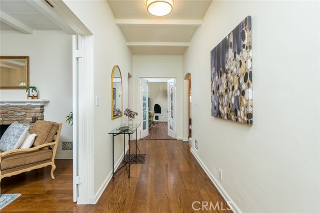Detail Gallery Image 4 of 34 For 3554 Yorkshire Rd, Pasadena,  CA 91107 - 2 Beds | 2 Baths