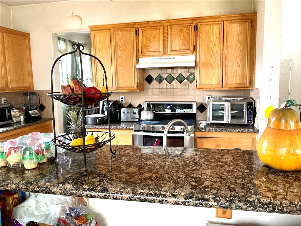 https://media.crmls.org/medias/7341245c-0074-4ba7-a64b-26d6250407e2.jpg?preset=X-Large