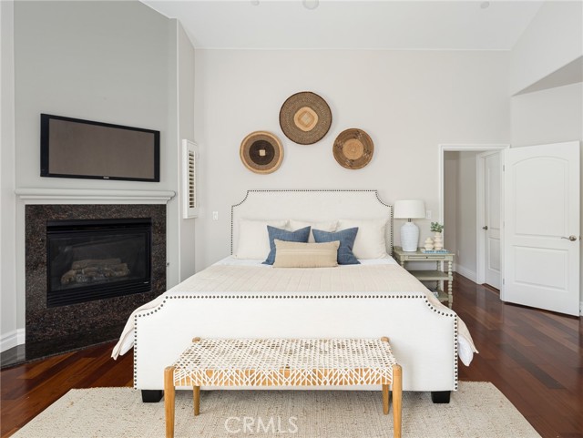 229 N Juanita Avenue, Redondo Beach CA: https://media.crmls.org/medias/7341508d-5aab-4cdd-ac5a-2e5d915e44e3.jpg