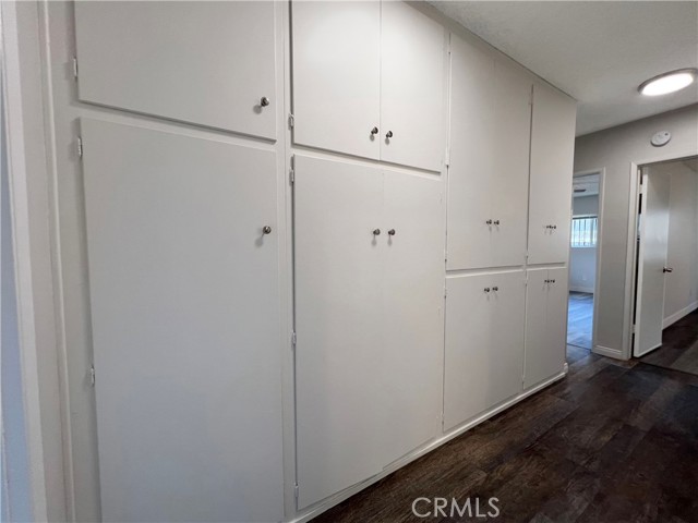 Detail Gallery Image 8 of 15 For 360 Freeman Ave #1,  Long Beach,  CA 90814 - 3 Beds | 2 Baths