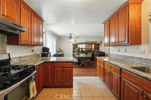 Detail Gallery Image 8 of 19 For 11813 Colima Rd, Whittier,  CA 90604 - 4 Beds | 2 Baths