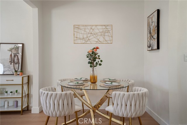 3211 W Jeffries Avenue, Burbank CA: https://media.crmls.org/medias/73429369-63de-4a08-a038-a3a3bdd5e7b3.jpg
