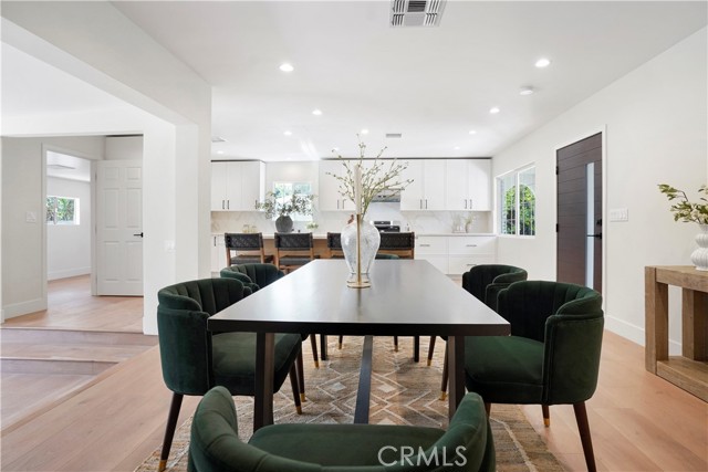 Detail Gallery Image 17 of 46 For 18324 Sylvan St, Tarzana,  CA 91335 - 4 Beds | 2 Baths