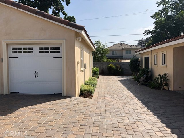 6136 Camellia Avenue, Temple City CA: https://media.crmls.org/medias/7342ce2f-0526-40ba-9dbe-385144806536.jpg