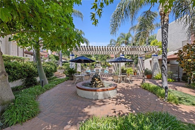 22255 1/4 Erwin Street, Woodland Hills CA: https://media.crmls.org/medias/7342cf37-625b-4204-b874-97e43ac2edbd.jpg