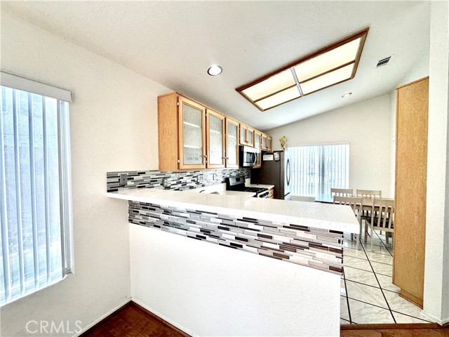 Detail Gallery Image 3 of 26 For 12709 Gaines, Victorville,  CA 92392 - 3 Beds | 2 Baths