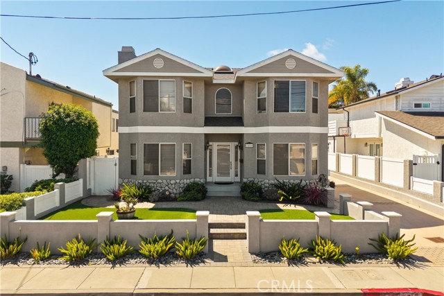 Front unit. 2 on-a-lot. Built in 1991