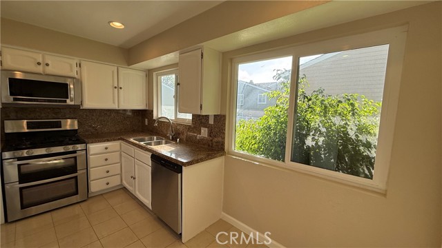 Detail Gallery Image 9 of 32 For 24711 Santa Clara Ave #7,  Dana Point,  CA 92629 - 3 Beds | 2/1 Baths
