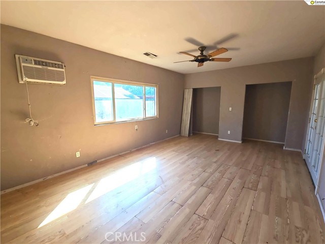 Detail Gallery Image 12 of 27 For 1923 W Pontiac, Fresno,  CA 93705 - 4 Beds | 2 Baths