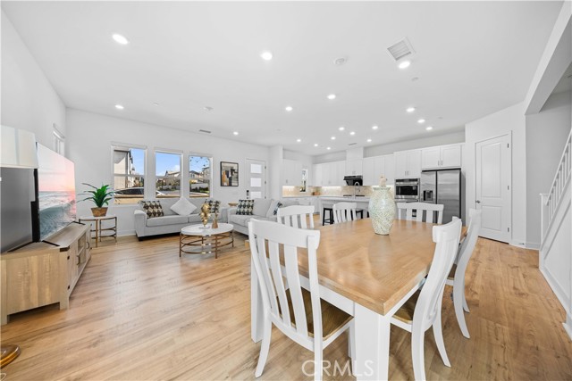 Detail Gallery Image 14 of 60 For 102 Yugen, Irvine,  CA 92618 - 4 Beds | 3/1 Baths