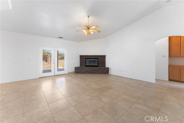 Detail Gallery Image 10 of 37 For 9735 Highland Rd, Oak Hills,  CA 92344 - 3 Beds | 3 Baths