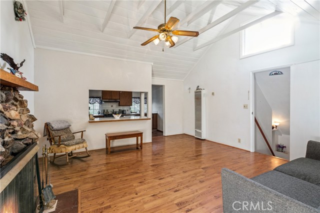 Detail Gallery Image 3 of 40 For 1051 Playground Dr, Crestline,  CA 92325 - 2 Beds | 1/1 Baths