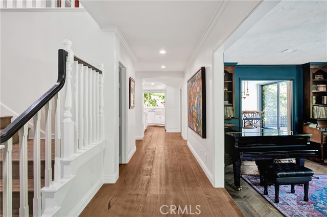 4851 Corbin Avenue, Tarzana CA: https://media.crmls.org/medias/7345c9fd-985f-483d-95ab-4a07fd078da9.jpg