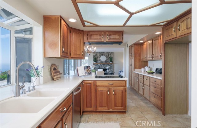 28737 Doverridge Drive, Rancho Palos Verdes, California 90275, 5 Bedrooms Bedrooms, ,1 BathroomBathrooms,Residential,Sold,Doverridge,PV24200538