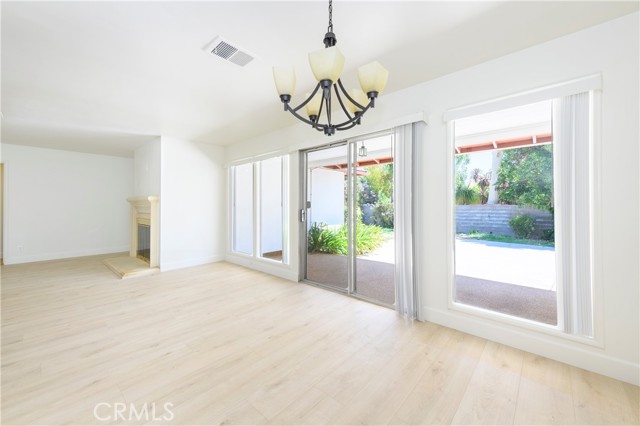 Detail Gallery Image 5 of 25 For 5246 Allott Ave, Sherman Oaks,  CA 91401 - 3 Beds | 2 Baths