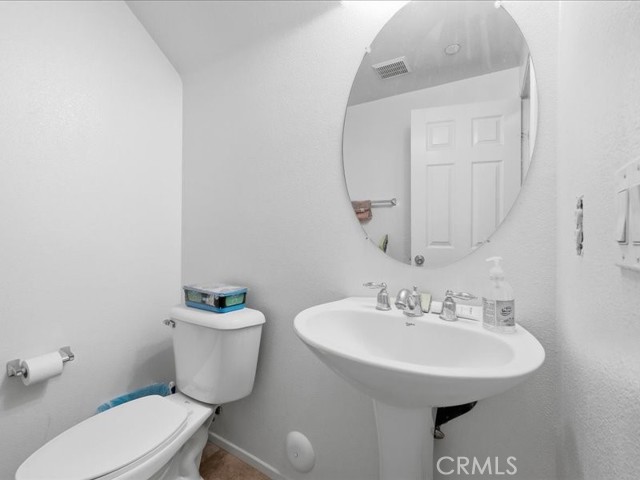 Detail Gallery Image 8 of 14 For 15903 Fountain Ln, Chino,  CA 91708 - 2 Beds | 2/1 Baths