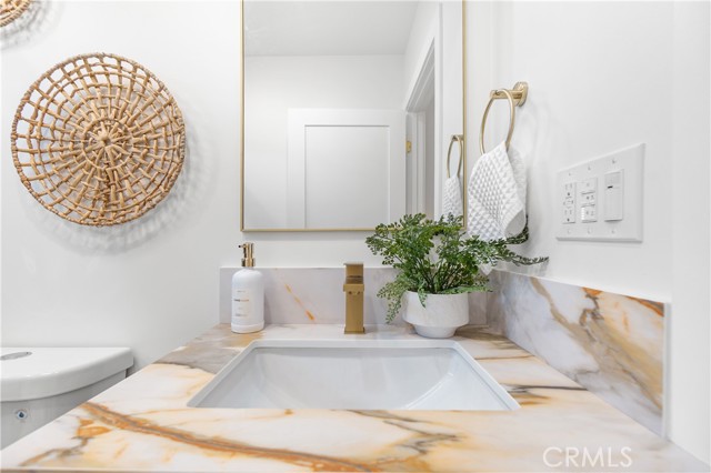 3991 Hubert Avenue, Los Angeles CA: https://media.crmls.org/medias/73475ed5-6486-4486-a385-cea16ee21ca7.jpg