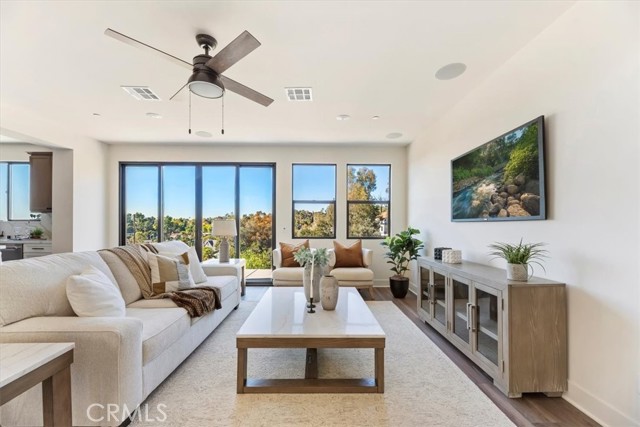 Detail Gallery Image 5 of 44 For 935 N Staley Ln, Los Angeles,  CA 90042 - 4 Beds | 3 Baths