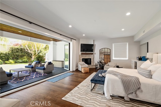 550 Helberta Avenue, Redondo Beach, California 90277, 5 Bedrooms Bedrooms, ,3 BathroomsBathrooms,Residential,Sold,Helberta,SB21204332