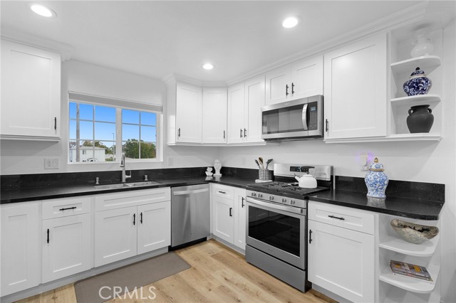 Detail Gallery Image 16 of 39 For 329 E Lanzit, Los Angeles,  CA 90061 - 3 Beds | 2 Baths