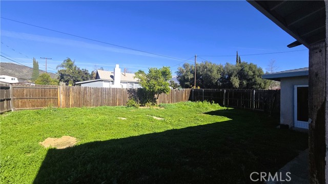 Detail Gallery Image 11 of 24 For 38992 Vineland, Cherry Valley,  CA 92223 - 6 Beds | 3 Baths