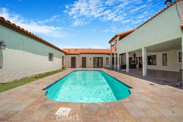 18760 Otomian Road, Apple Valley CA: https://media.crmls.org/medias/734843f7-8a32-494f-935a-92726d46b9bd.jpg