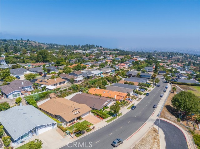 27659 Flaming Arrow Drive, Rancho Palos Verdes CA: https://media.crmls.org/medias/7348a80a-4e8b-4c39-a6d6-ef95b2decc01.jpg