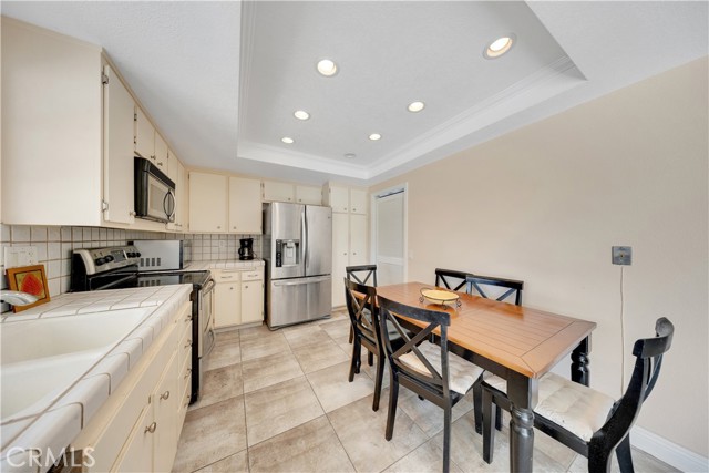 Image 18 of 45 For 5156 Edgemont