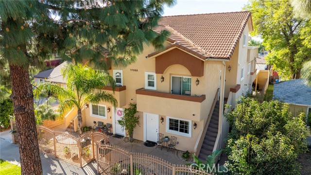 Detail Gallery Image 4 of 4 For 17088 Chatsworth St, Granada Hills,  CA 91344 - – Beds | – Baths