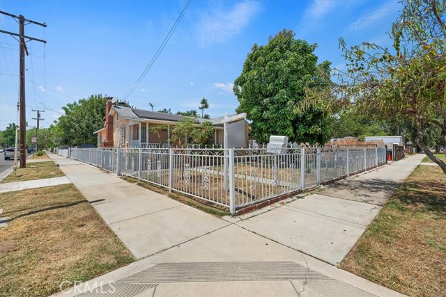 1218 S Sultana Avenue, Ontario CA: https://media.crmls.org/medias/734b21e3-34e7-4823-a2f0-25b66a52814f.jpg