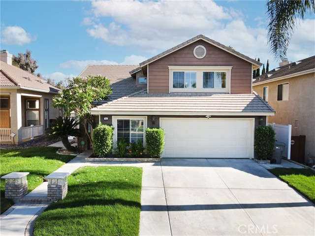 Image 2 for 712 Avondale Dr, Corona, CA 92879