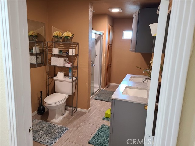 Detail Gallery Image 11 of 34 For 11685 Holmes, Jurupa Valley,  CA 91752 - 5 Beds | 2/1 Baths