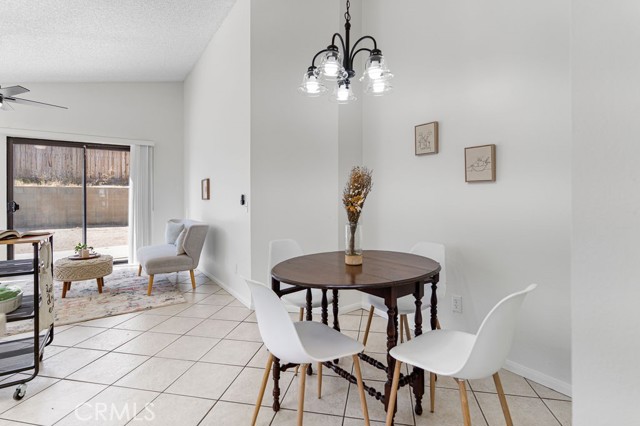 Detail Gallery Image 18 of 58 For 13621 Sandstone Dr, Victorville,  CA 92392 - 3 Beds | 2 Baths