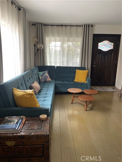 10507 Pinehurst Avenue, South Gate CA: https://media.crmls.org/medias/734ce2c2-14b1-4287-897a-9e8b6c0782e5.jpg